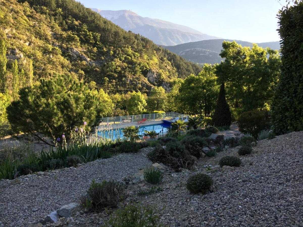 Les Chambres D'Hotes Du Mas Face Au Ventoux Plaisians Exterior photo